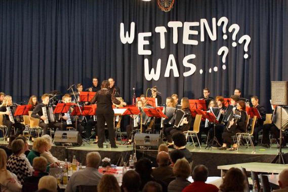 Dennis Bell & Daniel Schwenger begleiten im November 2017 den H.H.C. Waldhausen Dennis Bell & Daniel Schwenger begleiten im November 2017 den H.H.C. Waldhausen